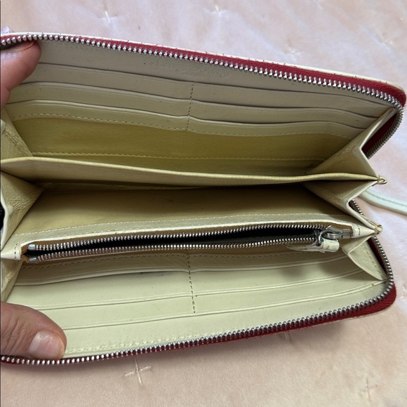 Dooney & Bourke LG Toscana Cream and Red Leather Wallet - Picture 4 of 14